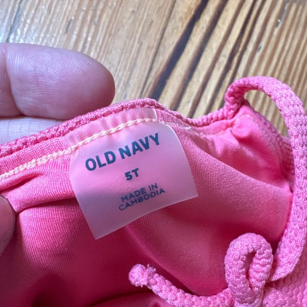 Old Navy One Piece Swimsuit Girls Pink Ruffle Textured Honeycomb SIZE 5T